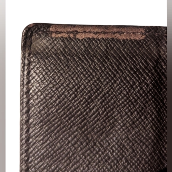 EUC Louis Vuitton Demier 4 ring key holder Snap is perfect, no flaws on edges - Picture 9 of 12